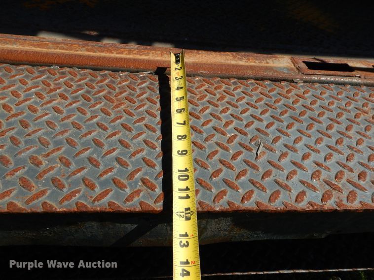 image for item HA9067 2003 International 4300 box truck