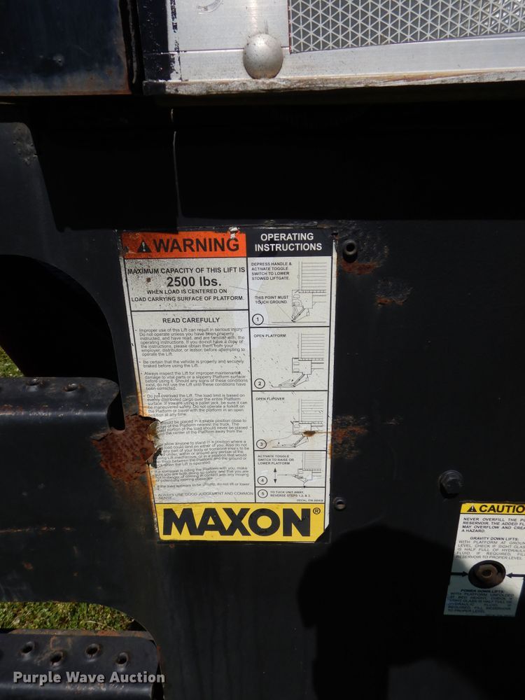 image for item HA9067 2003 International 4300 box truck