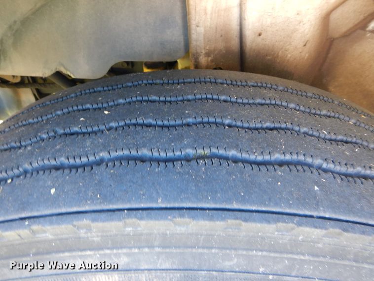 image for item HA9067 2003 International 4300 box truck