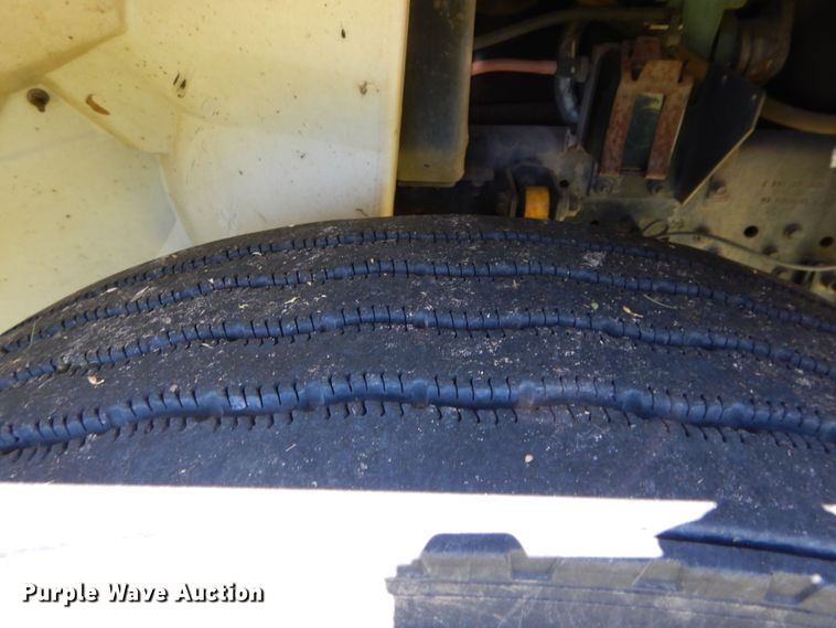 image for item HA9067 2003 International 4300 box truck