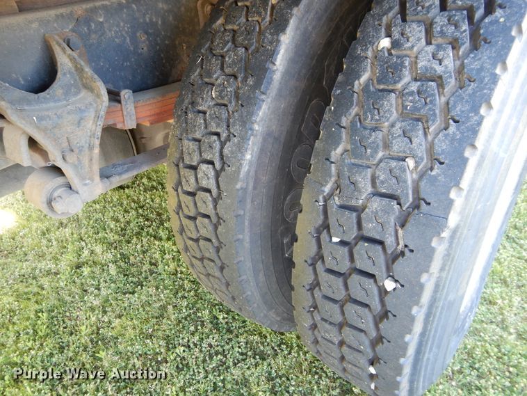 image for item HA9067 2003 International 4300 box truck