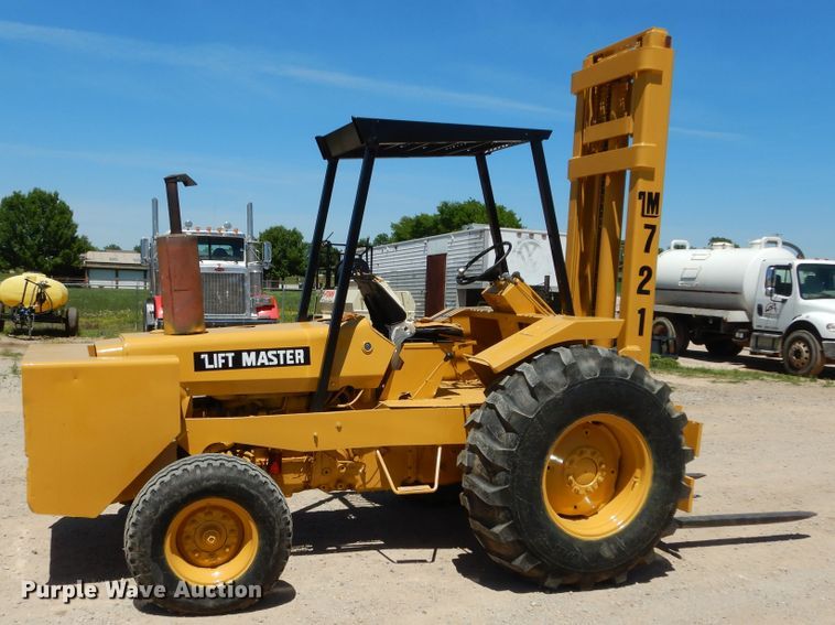 image for item HA9070 Liftmaster 721 forklift