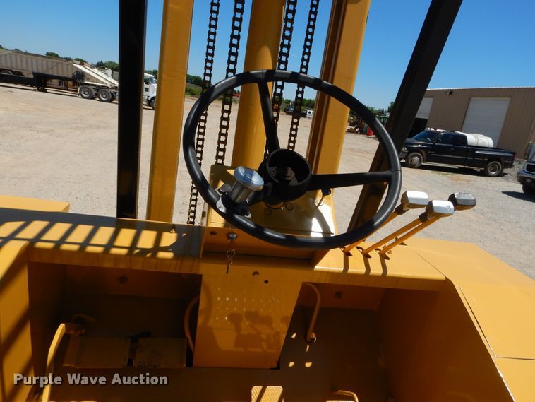 image for item HA9070 Liftmaster 721 forklift