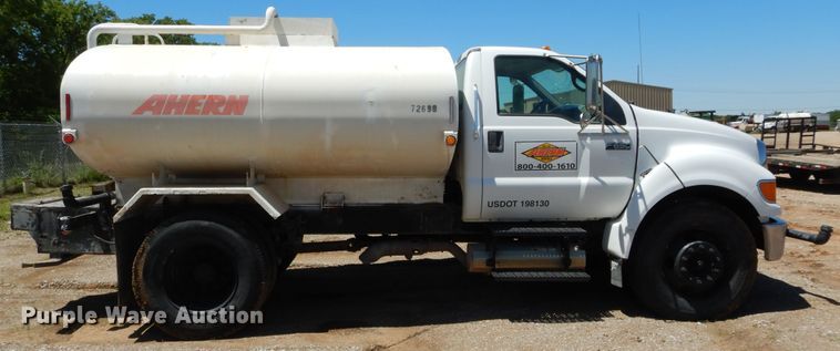 image for item HA9073 2008 Ford F650 Super Duty water truck