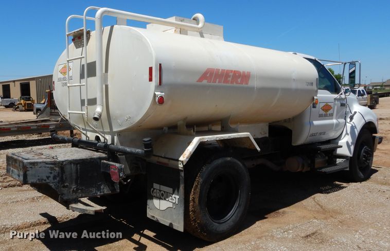 image for item HA9073 2008 Ford F650 Super Duty water truck