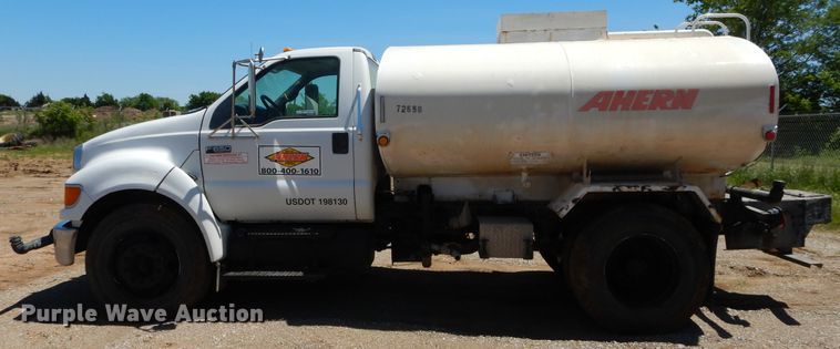 image for item HA9073 2008 Ford F650 Super Duty water truck