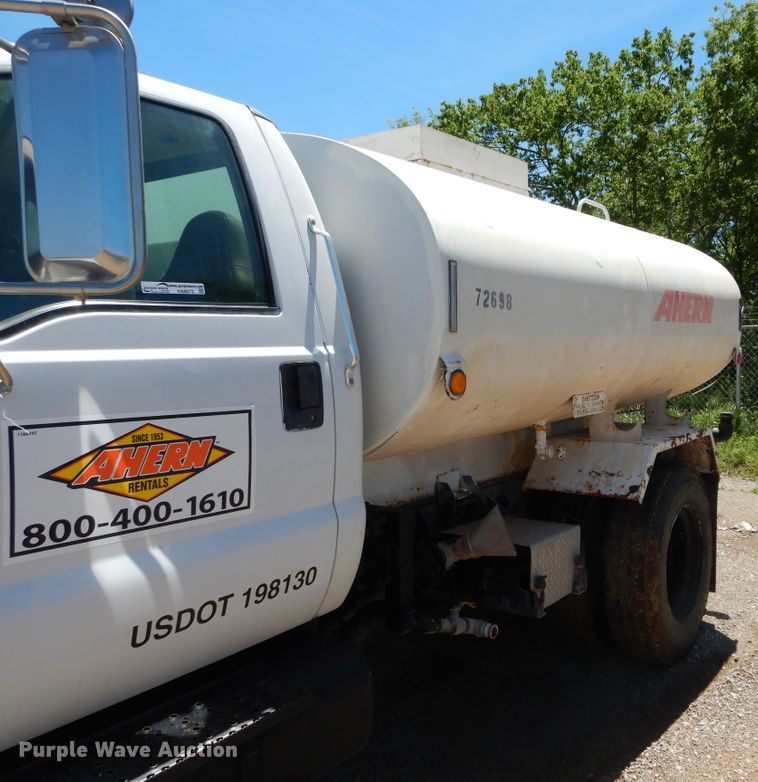 image for item HA9073 2008 Ford F650 Super Duty water truck