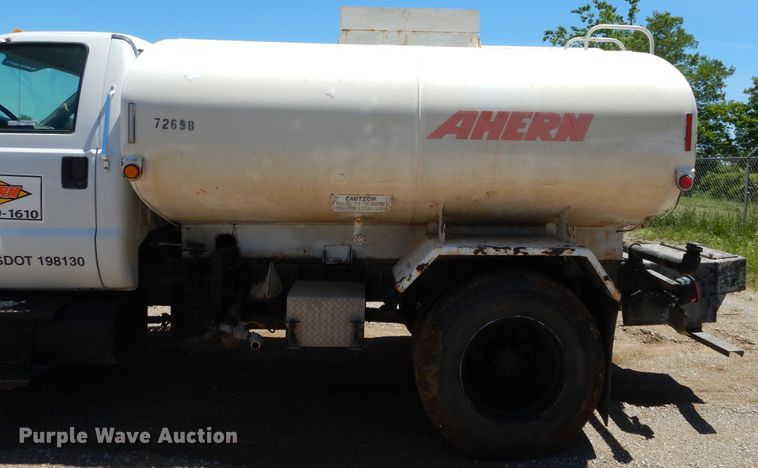 image for item HA9073 2008 Ford F650 Super Duty water truck