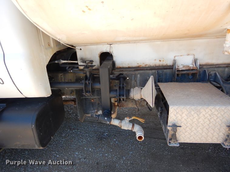 image for item HA9073 2008 Ford F650 Super Duty water truck