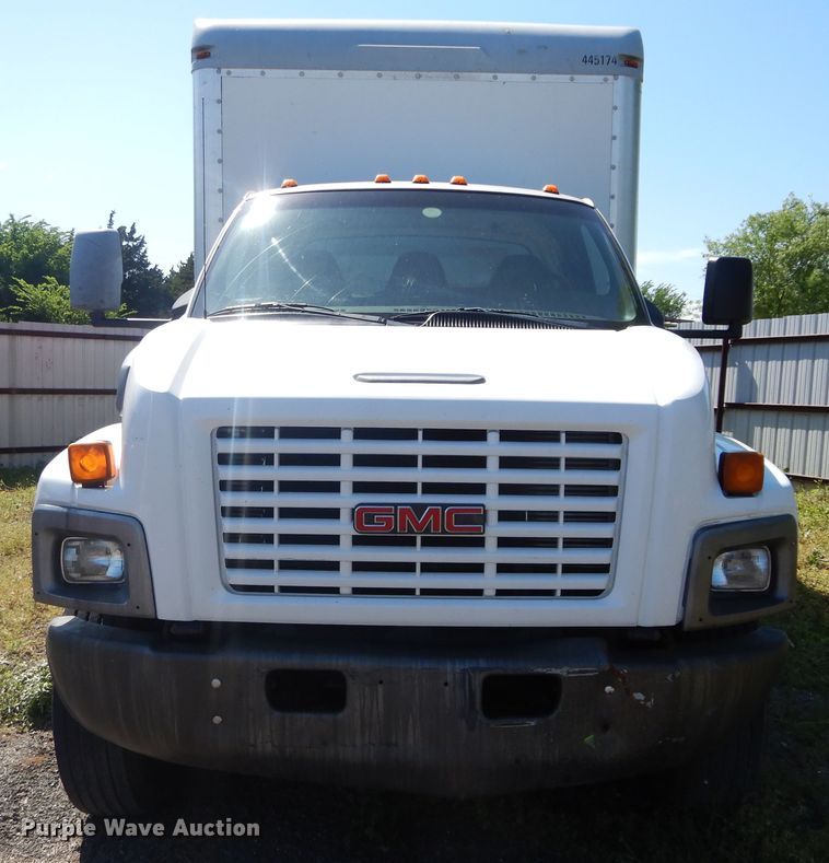image for item HA9096 2004 GMC C7500 box truck