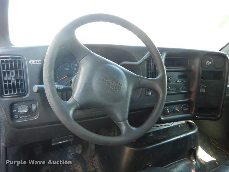 image for item HA9096 2004 GMC C7500 box truck