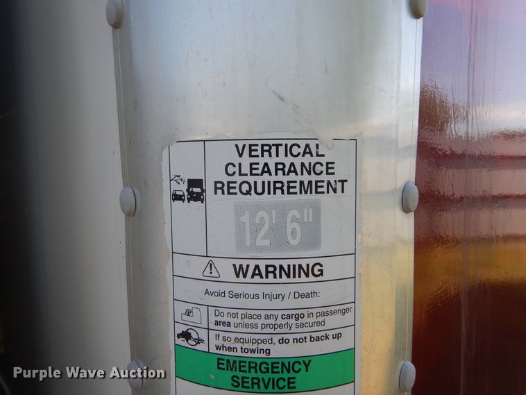 image for item HA9096 2004 GMC C7500 box truck