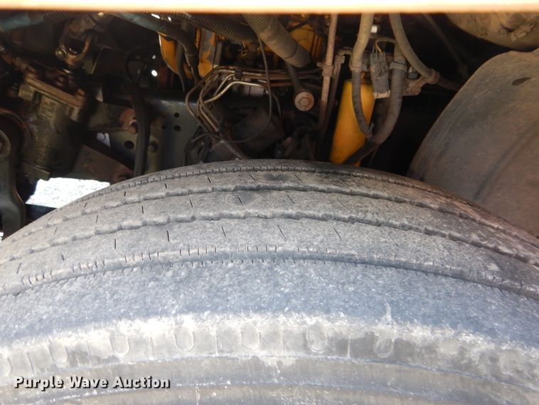 image for item HA9096 2004 GMC C7500 box truck