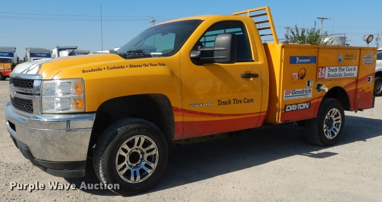 image for item HA9134 2013 Chevrolet Silverado 2500HD  utility bed pickup truck