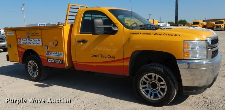 image for item HA9134 2013 Chevrolet Silverado 2500HD  utility bed pickup truck