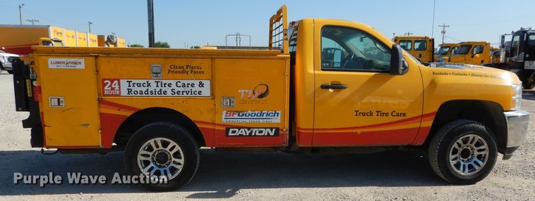 image for item HA9134 2013 Chevrolet Silverado 2500HD  utility bed pickup truck