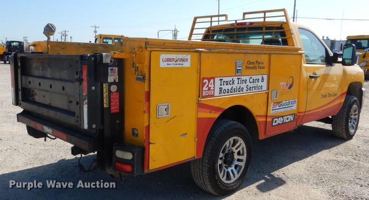 image for item HA9134 2013 Chevrolet Silverado 2500HD  utility bed pickup truck