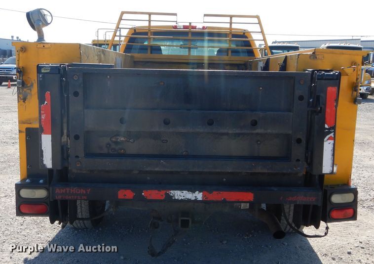 image for item HA9134 2013 Chevrolet Silverado 2500HD  utility bed pickup truck