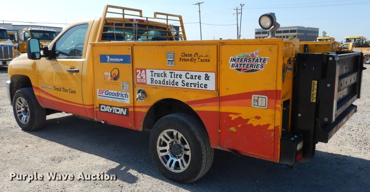 image for item HA9134 2013 Chevrolet Silverado 2500HD  utility bed pickup truck