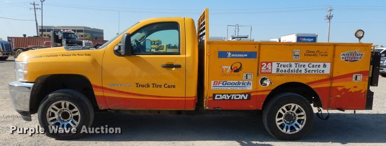 image for item HA9134 2013 Chevrolet Silverado 2500HD  utility bed pickup truck