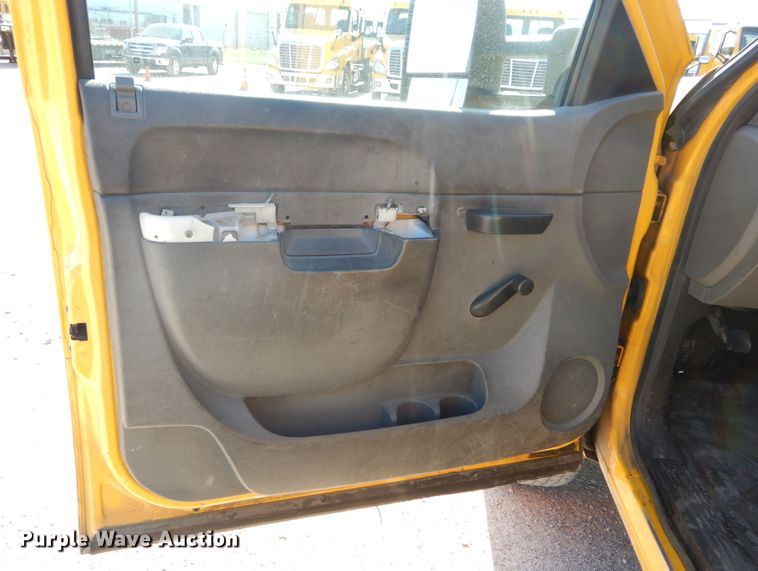 image for item HA9134 2013 Chevrolet Silverado 2500HD  utility bed pickup truck