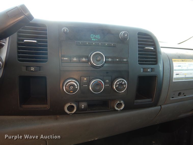 image for item HA9134 2013 Chevrolet Silverado 2500HD  utility bed pickup truck