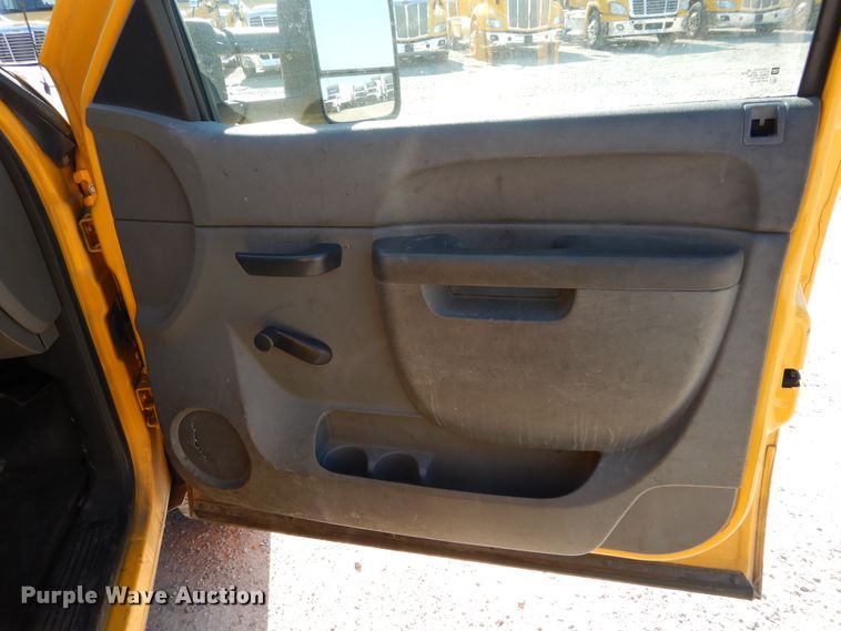 image for item HA9134 2013 Chevrolet Silverado 2500HD  utility bed pickup truck