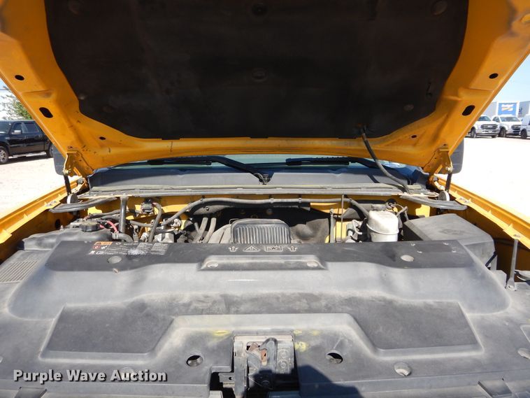 image for item HA9134 2013 Chevrolet Silverado 2500HD  utility bed pickup truck