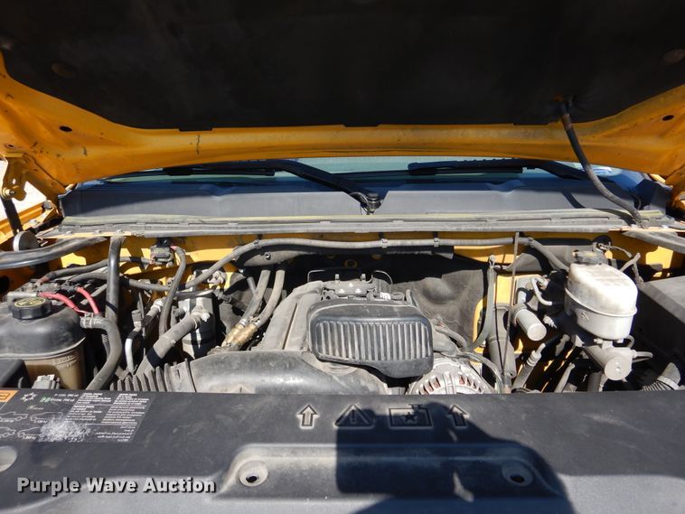 image for item HA9134 2013 Chevrolet Silverado 2500HD  utility bed pickup truck