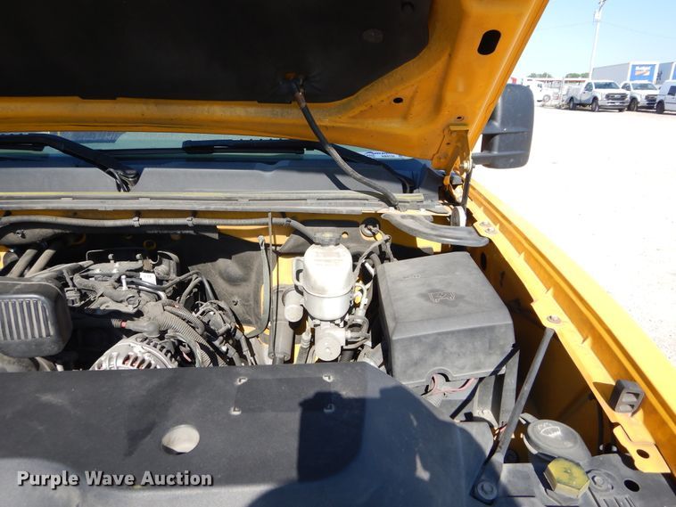 image for item HA9134 2013 Chevrolet Silverado 2500HD  utility bed pickup truck