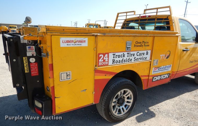 image for item HA9134 2013 Chevrolet Silverado 2500HD  utility bed pickup truck