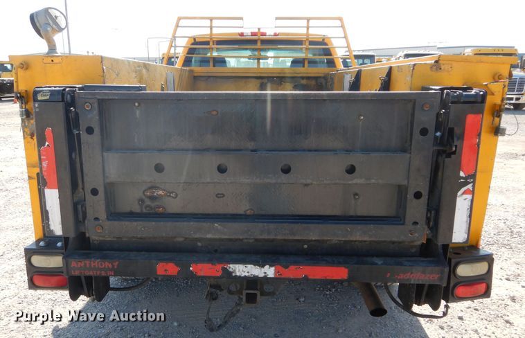 image for item HA9134 2013 Chevrolet Silverado 2500HD  utility bed pickup truck