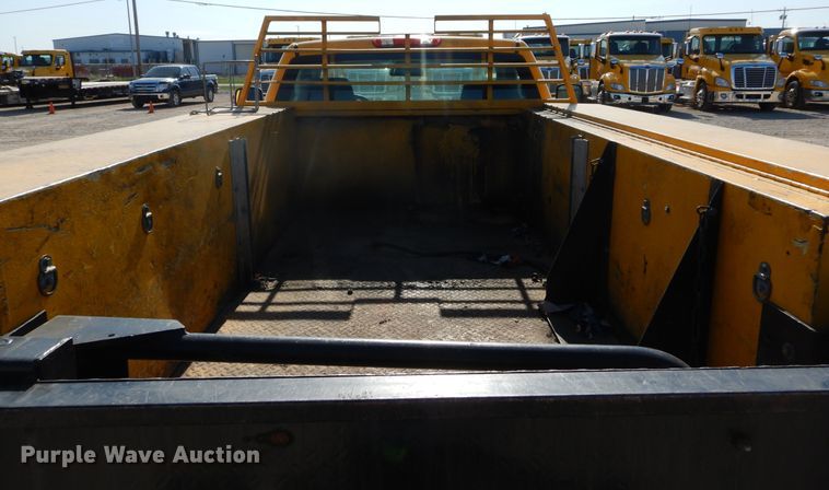 image for item HA9134 2013 Chevrolet Silverado 2500HD  utility bed pickup truck