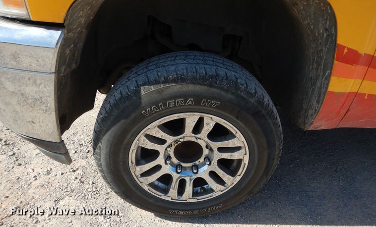 image for item HA9134 2013 Chevrolet Silverado 2500HD  utility bed pickup truck