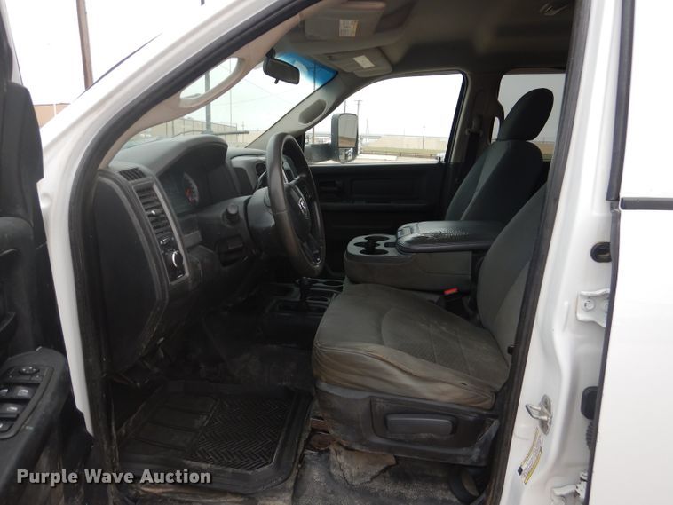 image for item HC9014 2013 Dodge Ram 5500HD Crew Cab truck cab and chassis