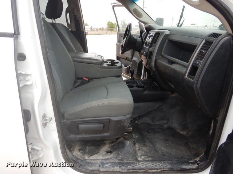 image for item HC9014 2013 Dodge Ram 5500HD Crew Cab truck cab and chassis