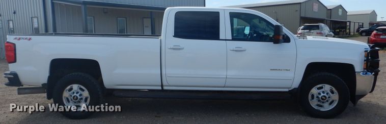 image for item HC9015 2015 Chevrolet Silverado 2500HD  Crew Cab pickup truck