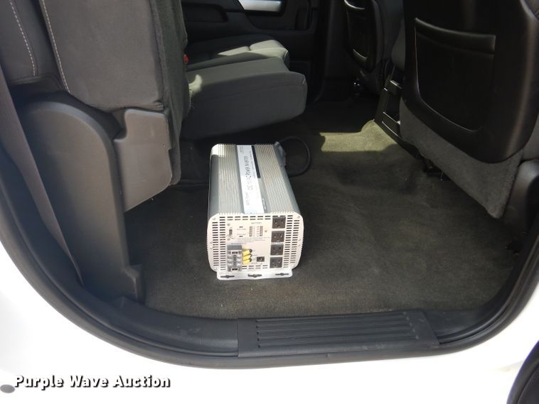 image for item HC9015 2015 Chevrolet Silverado 2500HD  Crew Cab pickup truck