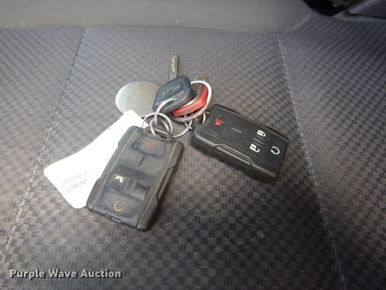 image for item HC9015 2015 Chevrolet Silverado 2500HD  Crew Cab pickup truck