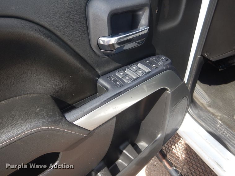 image for item HC9015 2015 Chevrolet Silverado 2500HD  Crew Cab pickup truck