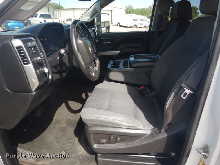 image for item HC9015 2015 Chevrolet Silverado 2500HD  Crew Cab pickup truck