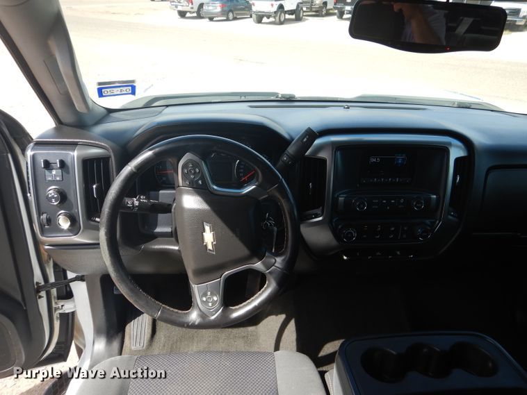 image for item HC9015 2015 Chevrolet Silverado 2500HD  Crew Cab pickup truck