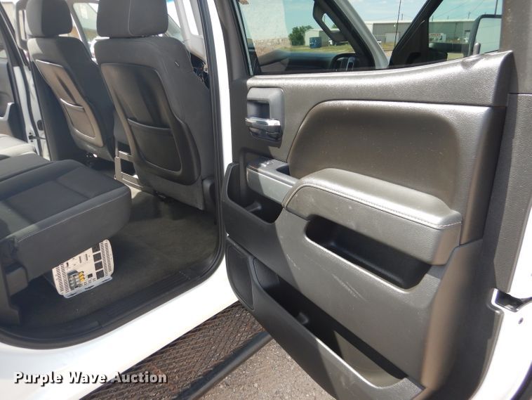 image for item HC9015 2015 Chevrolet Silverado 2500HD  Crew Cab pickup truck