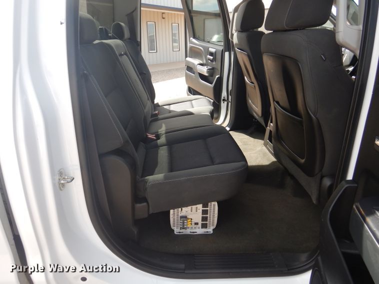 image for item HC9015 2015 Chevrolet Silverado 2500HD  Crew Cab pickup truck