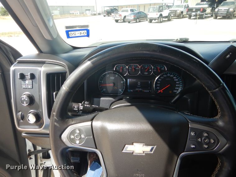 image for item HC9015 2015 Chevrolet Silverado 2500HD  Crew Cab pickup truck