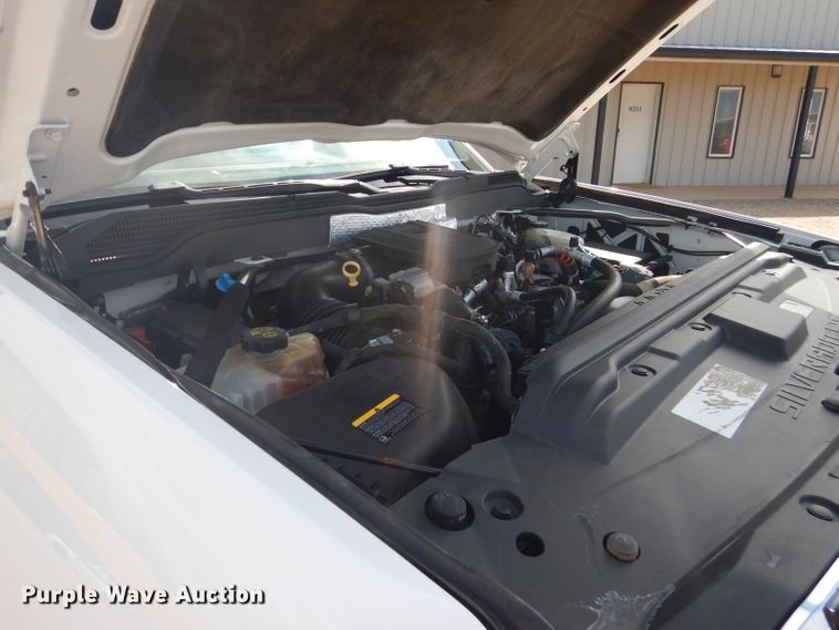 image for item HC9015 2015 Chevrolet Silverado 2500HD  Crew Cab pickup truck