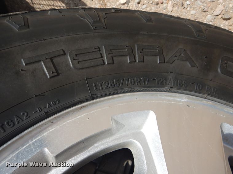 image for item HC9015 2015 Chevrolet Silverado 2500HD  Crew Cab pickup truck