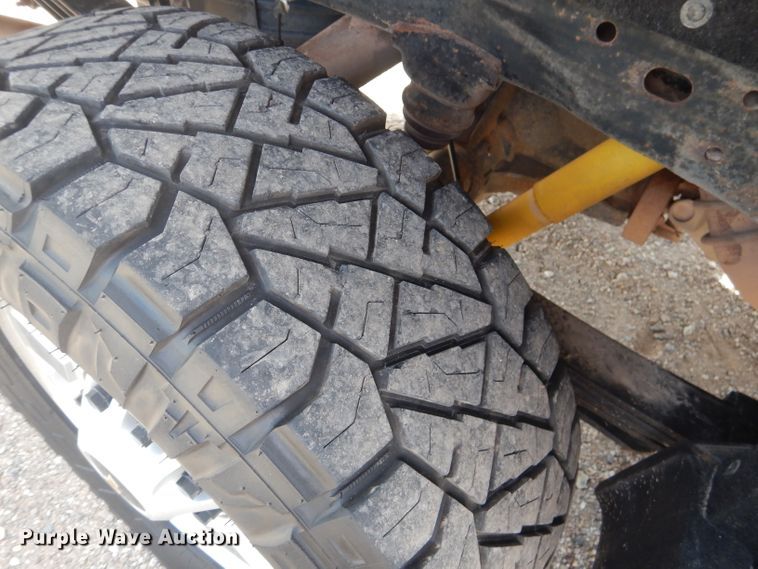 image for item HC9015 2015 Chevrolet Silverado 2500HD  Crew Cab pickup truck