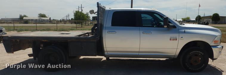 image for item HC9016 2010 Dodge Ram 3500  Crew Cab flatbed pickup truck