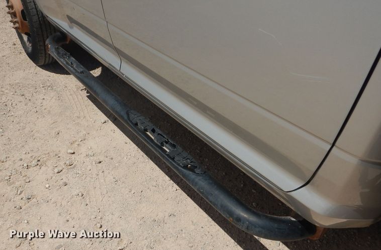 image for item HC9016 2010 Dodge Ram 3500  Crew Cab flatbed pickup truck